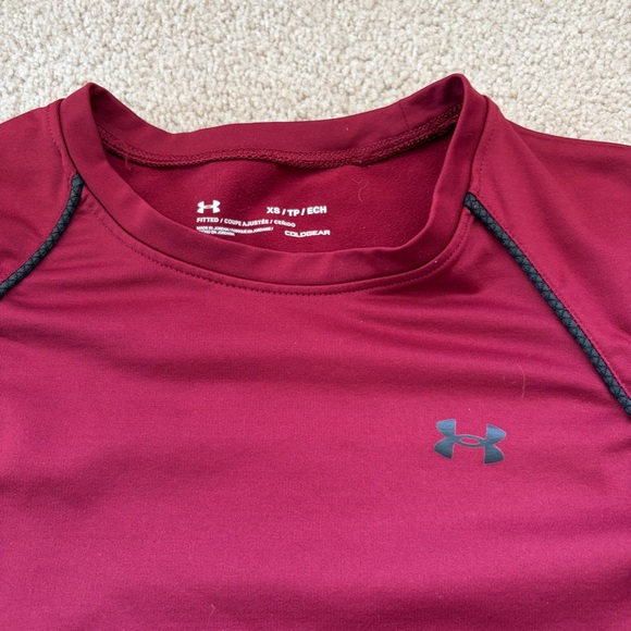 Under Armour Cold Gear Fitted Long Sleeve Shirt Womens XS Maroon - Picture 2 of 6